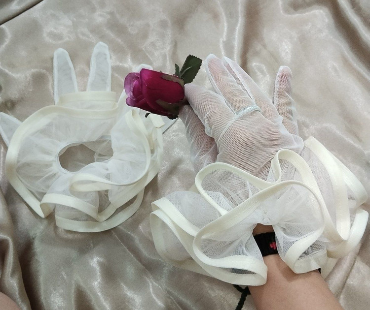 دستکش توری ساده ، مچی پر چین(که طبق سایز دستت خودت تهیه میشه پس توضیحات مههههم)