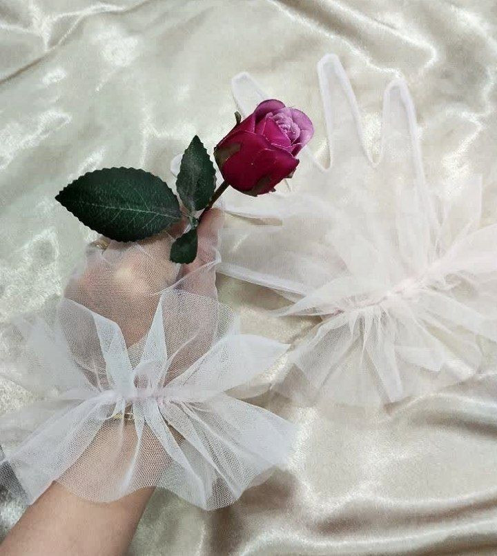 دستکش توری ساده مچی پرچین ( که طبق سایز دستت تهیه میشه ؛ توصیحات مهم)