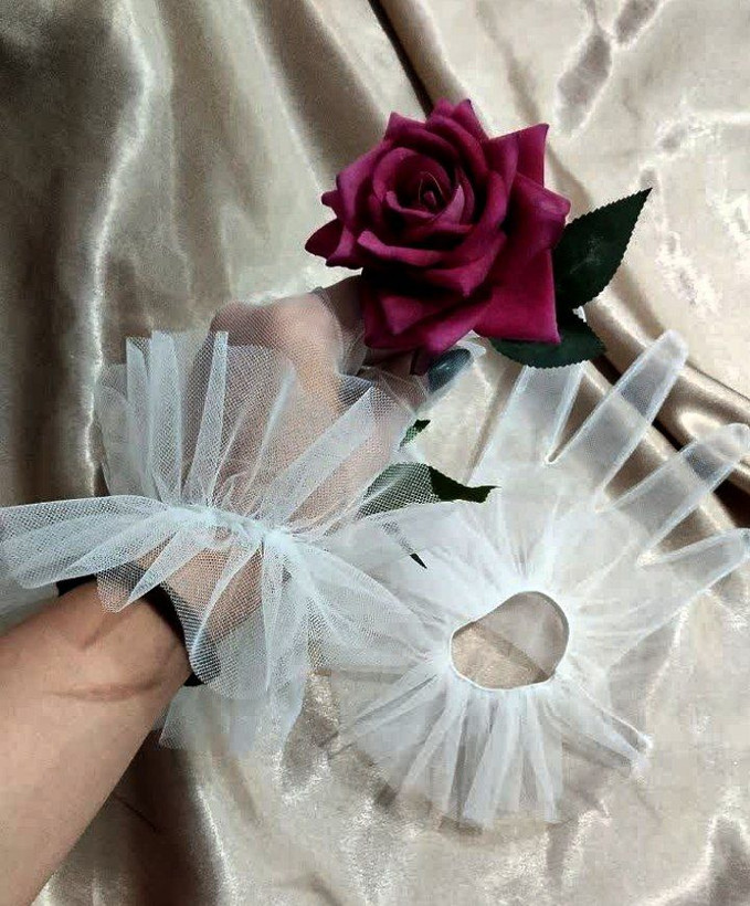دستکش توری ساده مچی پرچین ( که طبق سایز دستت تهیه میشه ؛ توصیحات مهم)